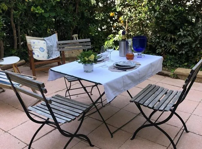 Atypical T2 Of 35 M With Garden Near The Sea