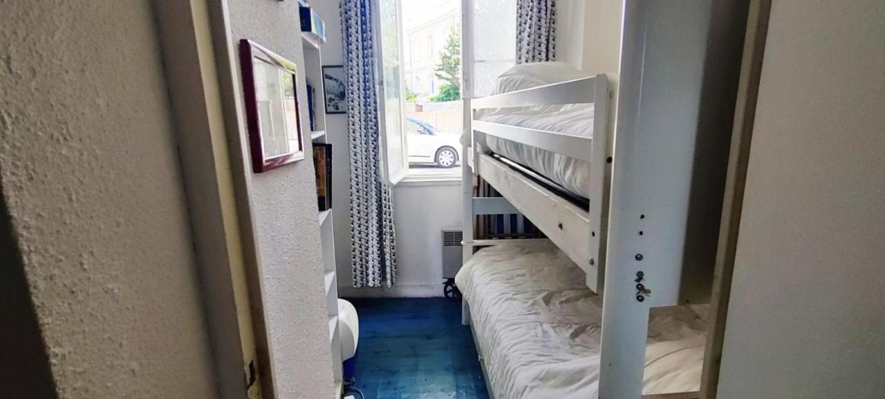 Atypical T2 Of 35 M With Garden Near The Sea Apartment